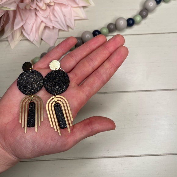 Handmade Elegant Boho Clay Earrings - Picture 3 of 8